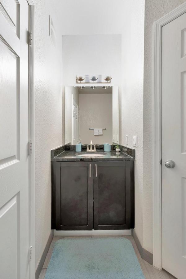 Tropical 3Br Suite-2 Resort Style Pools-5 Mil To Bay-Gym-Close To Beach Tampa Bagian luar foto